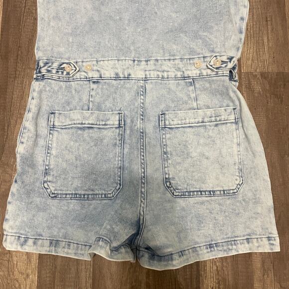 Blue Acid Wash Denim Short Sleeve Button-Up Romper – Women’s Size 10 - Picture 4 of 8